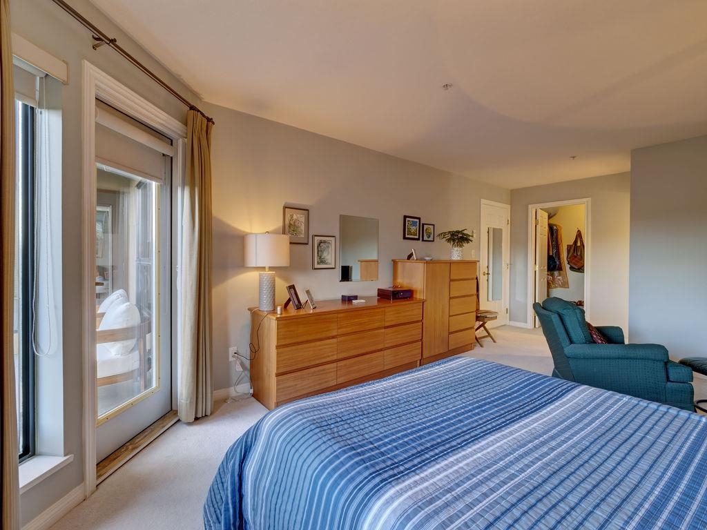 Staircase Photo of 405 5855 Cowrie Street, Sechelt, BC