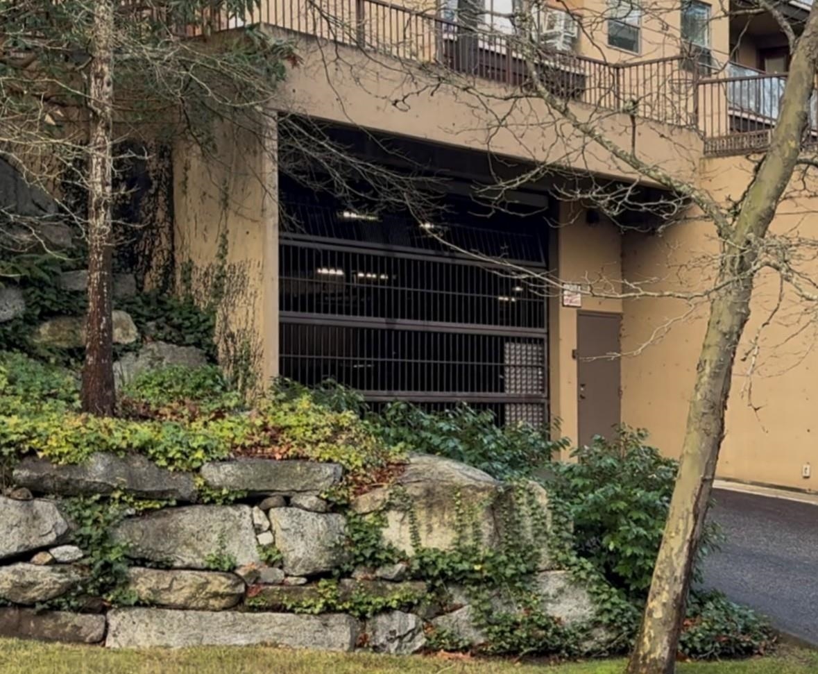 Swimming Pool Photo of 405 5855 Cowrie Street, Sechelt, BC