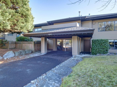 405 5855 Cowrie Street, Sechelt, BC, Sechelt — Apartment/Condo for sale
