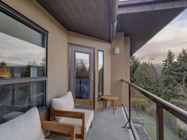 Guest Bathroom Photo of 405 5855 Cowrie Street, Sechelt, BC