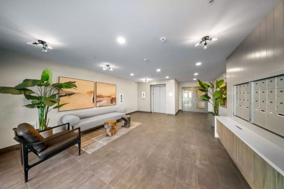 Living Room Photo of 211 33920 Best Avenue, Mission, BC