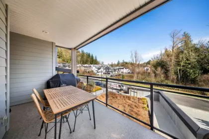 Mudroom Photo of 211 33920 Best Avenue, Mission, BC