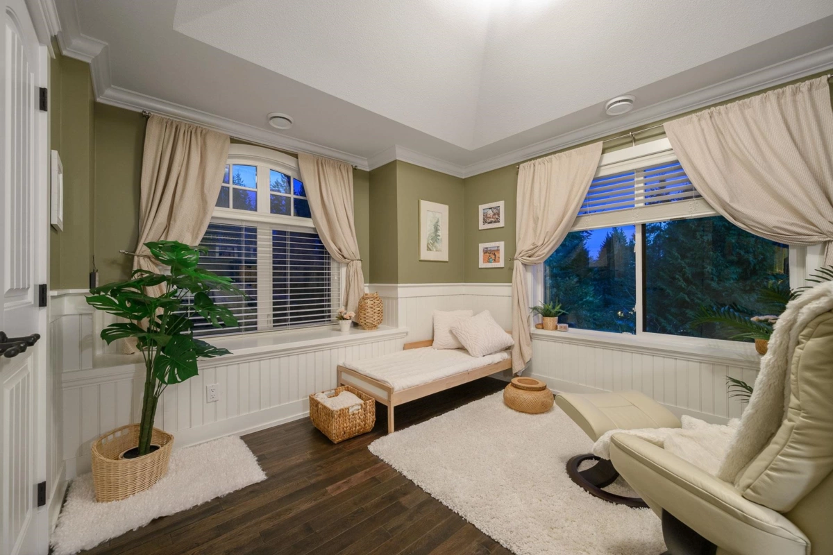 Entry Foyer Photo of 1062 Magnolia Way, Anmore, BC