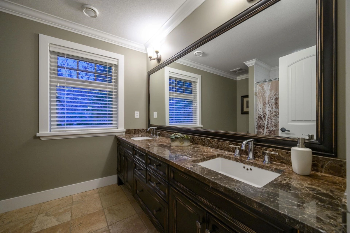 Hallway Photo of 1062 Magnolia Way, Anmore, BC