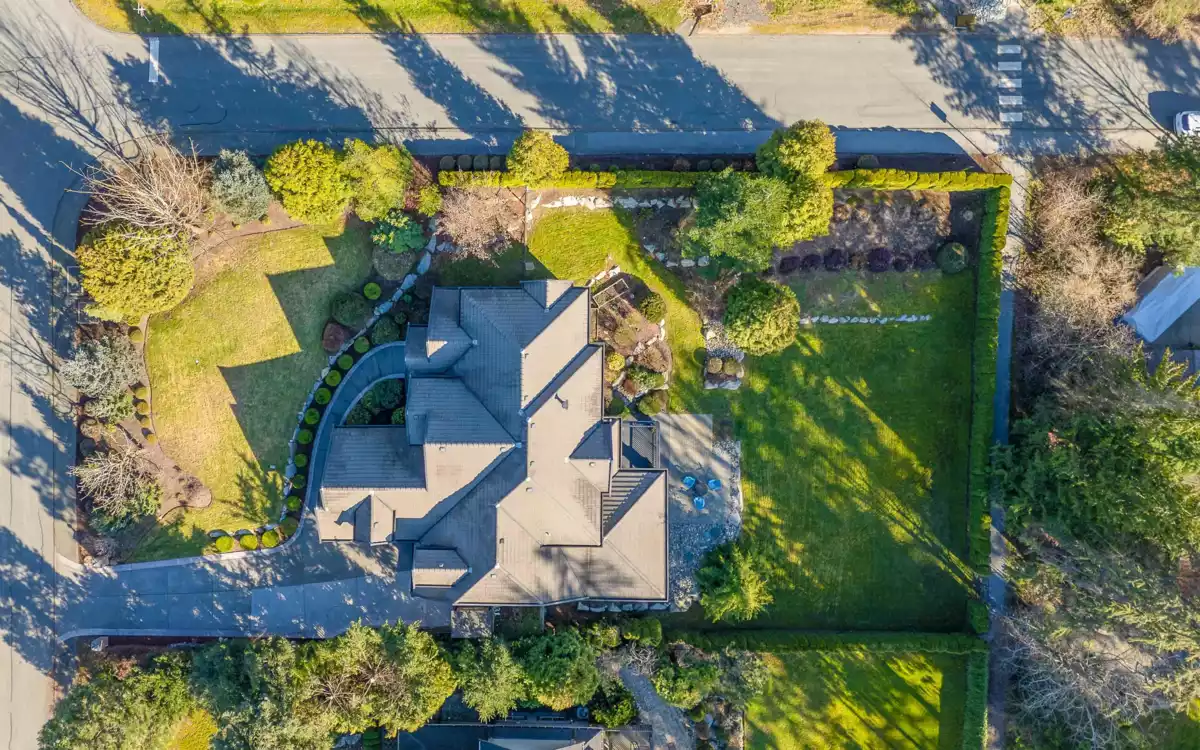 Kitchen Island Photo of 1062 Magnolia Way, Anmore, BC