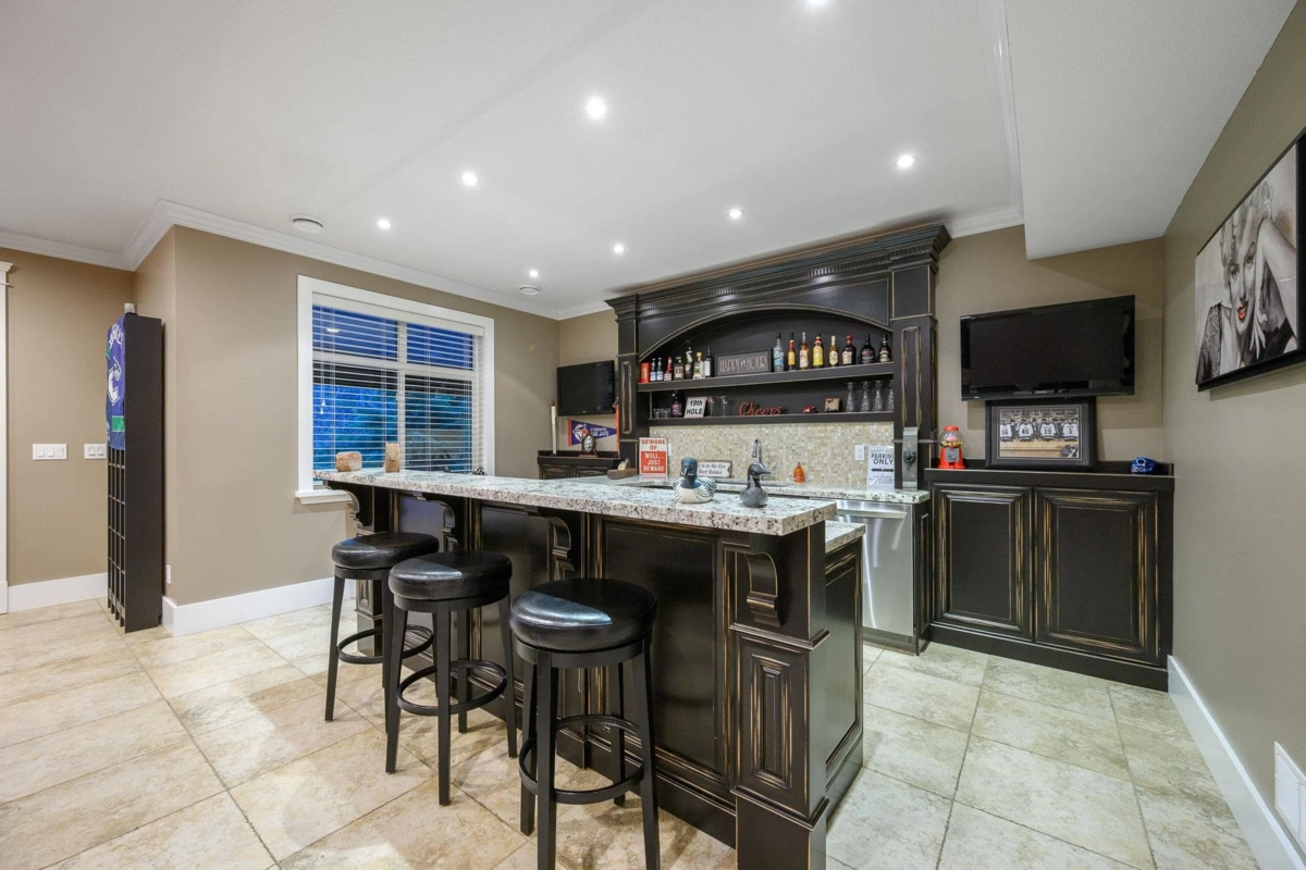 Outdoor Kitchen Photo of 1062 Magnolia Way, Anmore, BC
