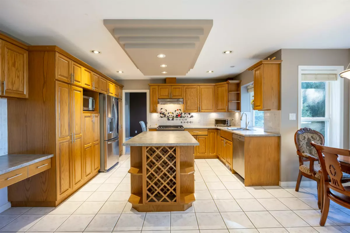 Basement Recreation Room Photo of 7881 154 Street, Surrey, BC