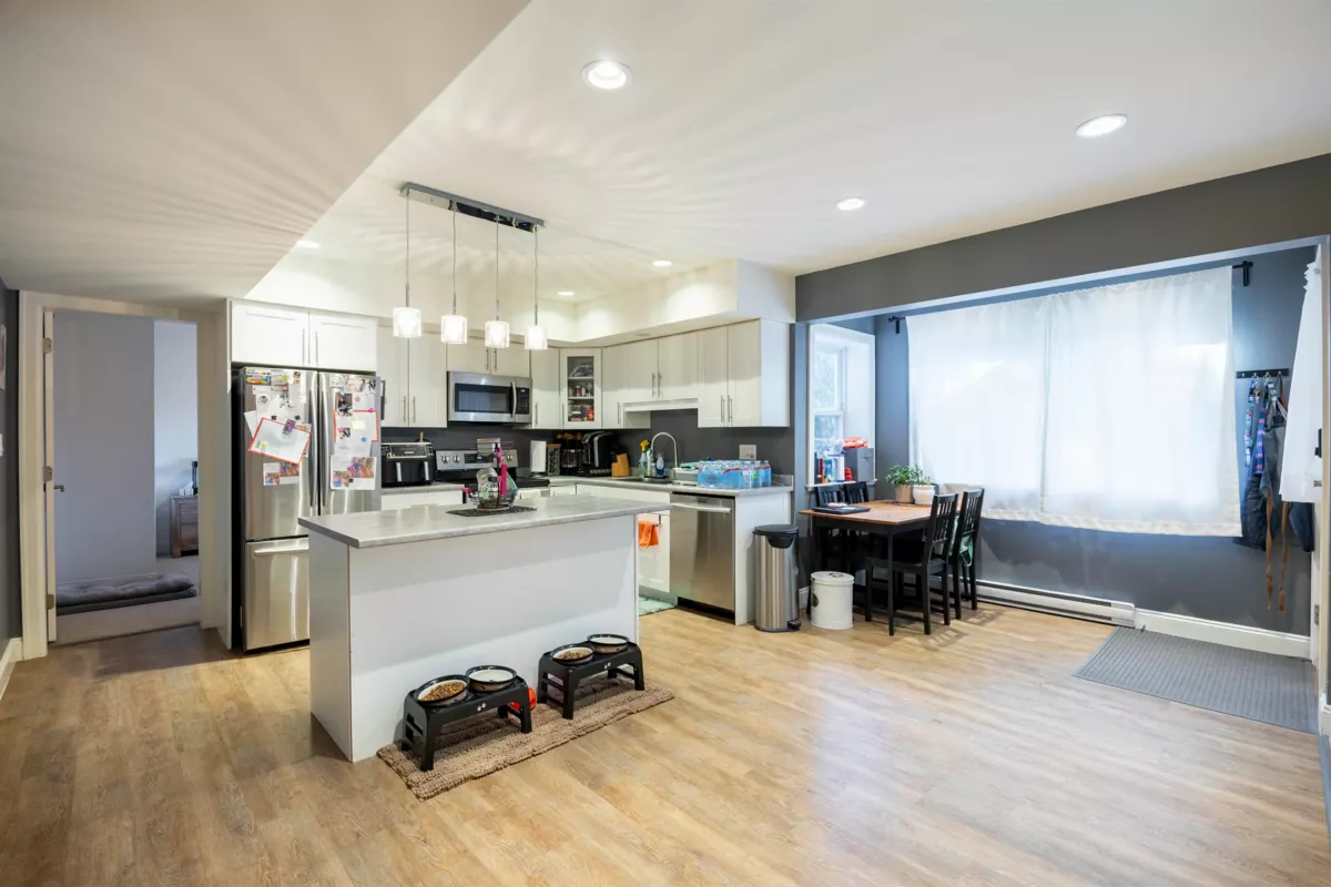 Hot Tub / Spa Photo of 7881 154 Street, Surrey, BC