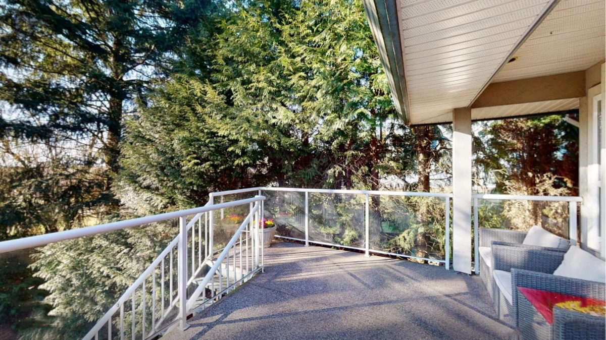 Kitchen Island Photo of 7881 154 Street, Surrey, BC