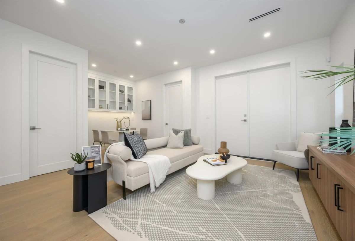 Dining Area Photo of 4 6176 Elgin Avenue, Burnaby, BC