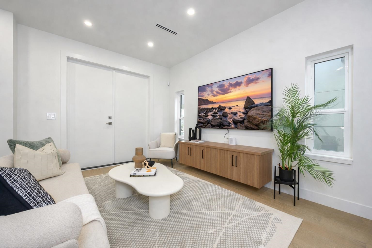 Family Room Photo of 4 6176 Elgin Avenue, Burnaby, BC