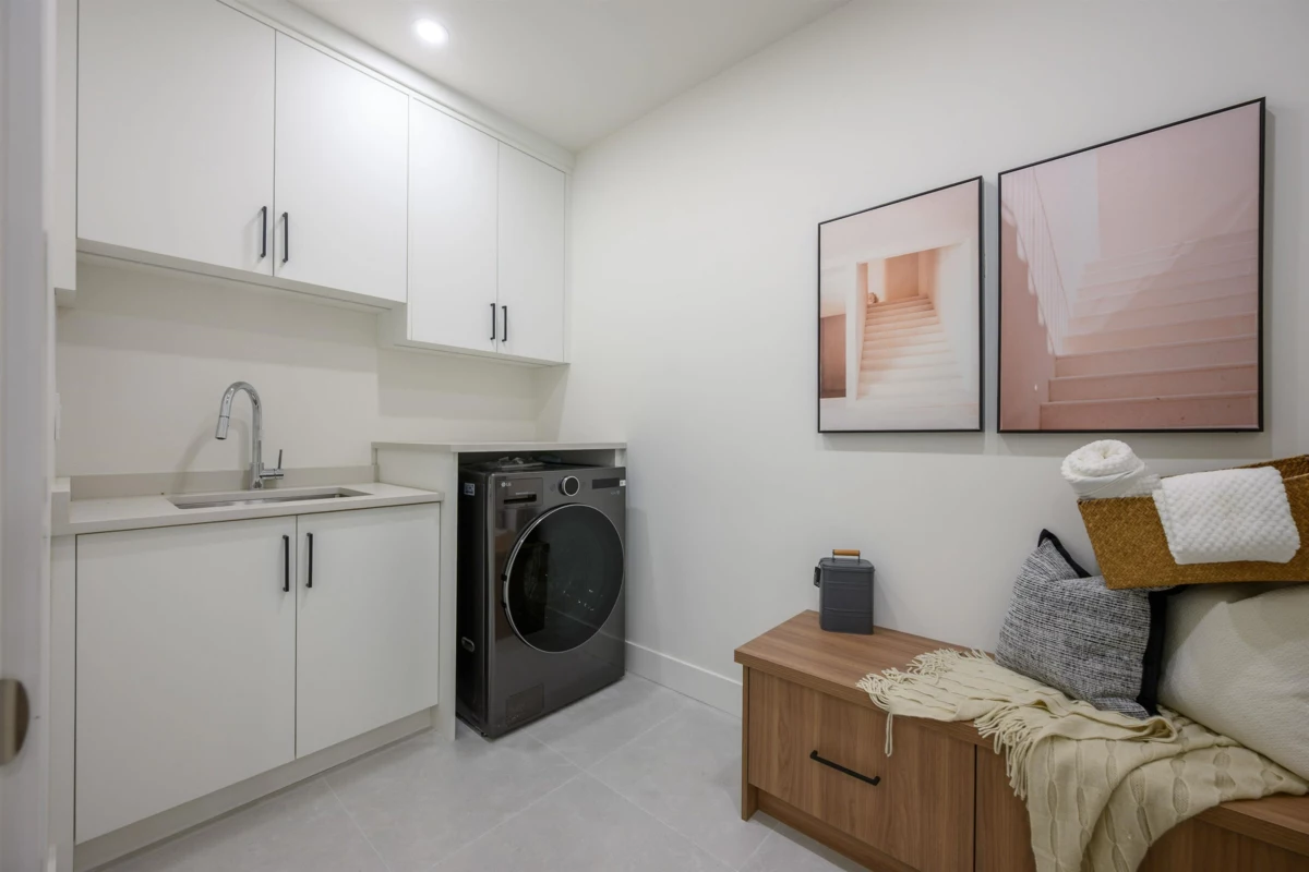 Kitchen Island Photo of 4 6176 Elgin Avenue, Burnaby, BC
