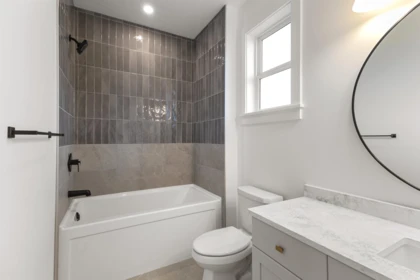 Hallway Photo of 3905 Latimer Street, Abbotsford, BC