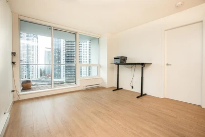 Kitchen Photo of 1805 13696 100 Avenue, Surrey, BC