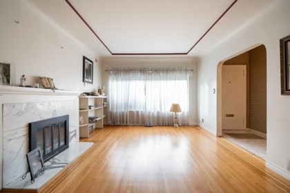 3205 E 3rd Avenue, Vancouver, BC, Vancouver — Single Family Residence for sale