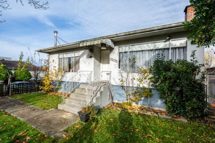 3205 E 3rd Avenue, Vancouver, BC, Vancouver — Single Family Residence for sale