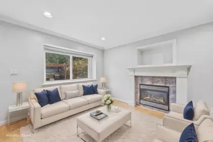 6071 Sprott Street, Burnaby, BC, Burnaby — Half Duplex for sale