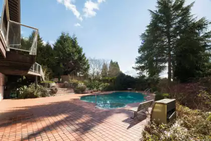 Front Yard Photo of 860 Fairmile Road, West Vancouver, BC