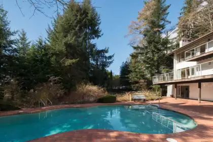 Swimming Pool Photo of 860 Fairmile Road, West Vancouver, BC