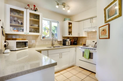 Breakfast Nook Photo of 1 15432 16a Avenue, Surrey, BC