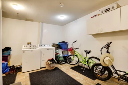 Mudroom Photo of 1 15432 16a Avenue, Surrey, BC