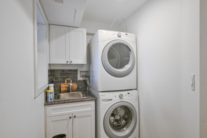 Mudroom Photo of 5527 148 Street, Surrey, BC