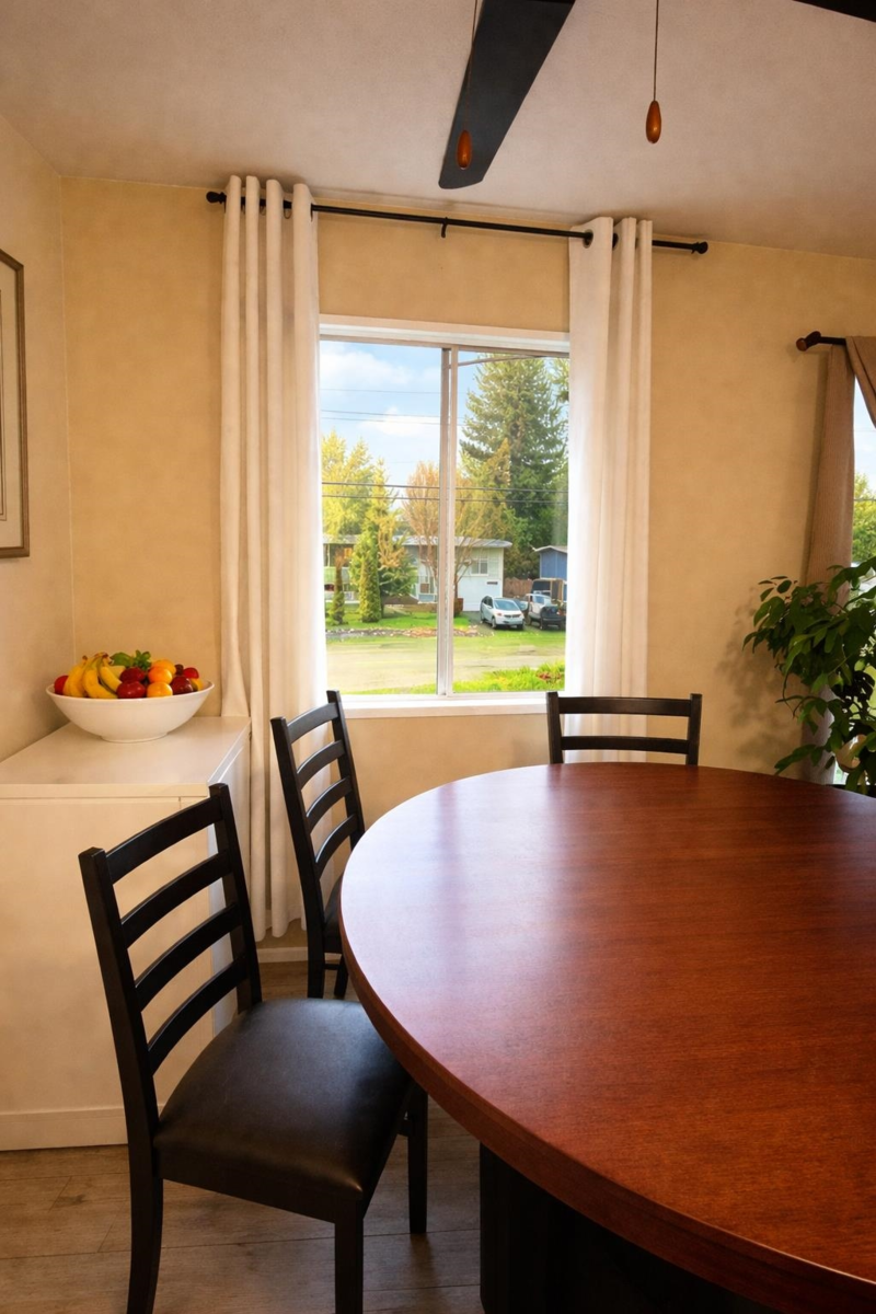 Family Room Photo of 5 38171 Westway Avenue, Squamish, BC