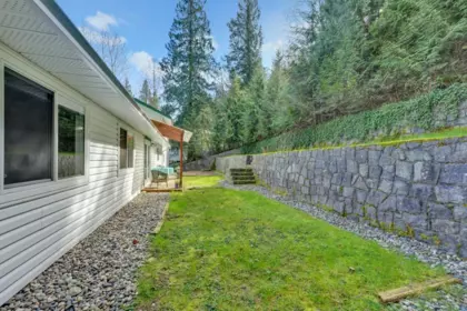 Garden / Landscaping Photo of 29310 Dewdney Trunk Road, Mission, BC