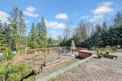 Kitchen Island Photo of 29310 Dewdney Trunk Road, Mission, BC