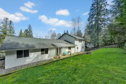 Swimming Pool Photo of 29310 Dewdney Trunk Road, Mission, BC
