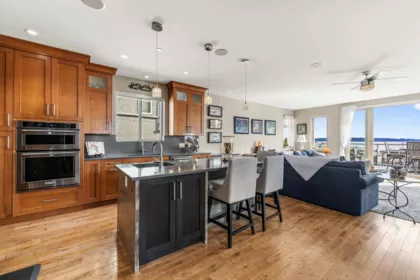 Kitchen Photo of 14738 Mcdonald Avenue, White Rock, BC