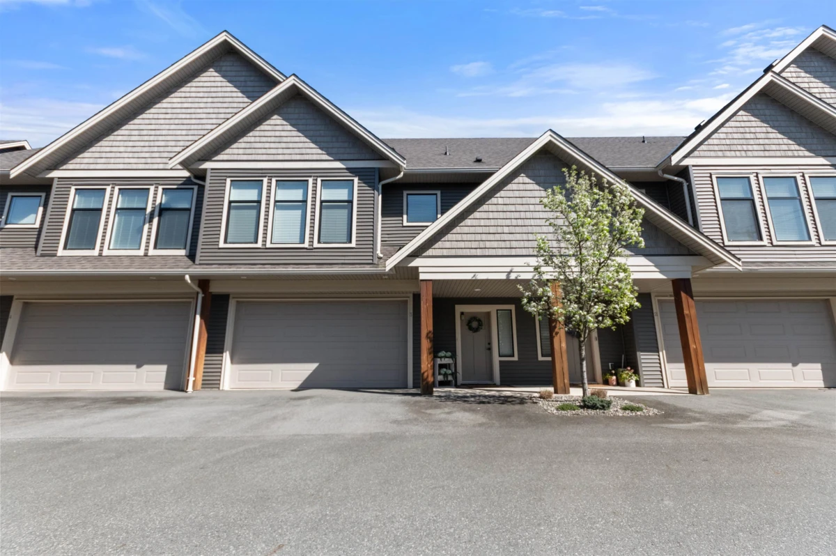Living Room Photo of 3 7435 Morrow Road, Agassiz, BC