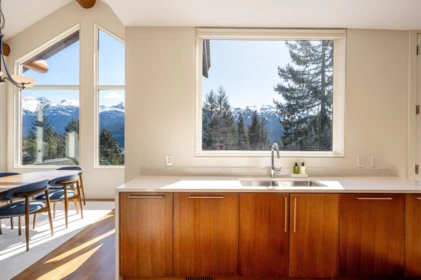 8364 Mountain View Drive, Whistler, BC, Whistler — Single Family Residence for sale