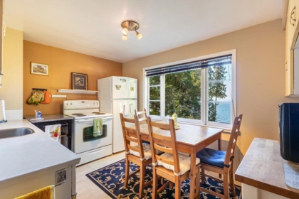 Mudroom Photo of 5069 Sunshine Coast Highway, Sechelt, BC