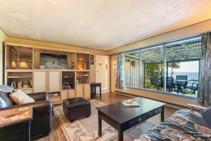 Outdoor Deck Photo of 5069 Sunshine Coast Highway, Sechelt, BC