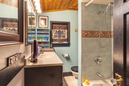 Primary Bathroom Photo of 5069 Sunshine Coast Highway, Sechelt, BC