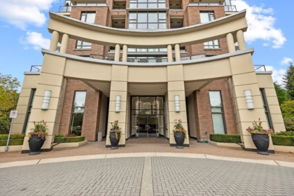 1802 6823 Station Hill Drive, Burnaby, BC, Burnaby — Apartment/Condo for sale