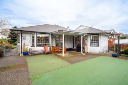 Garden / Landscaping Photo of 6167 189 Street, Surrey, BC