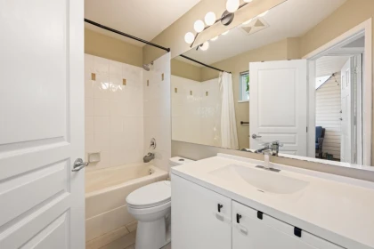 Laundry Room Photo of 7350 Hawthorne Terrace, Burnaby, BC