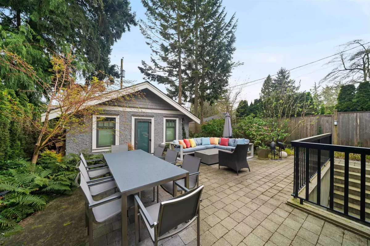 Living Room Photo of 3828 W 35th Avenue, Vancouver, BC