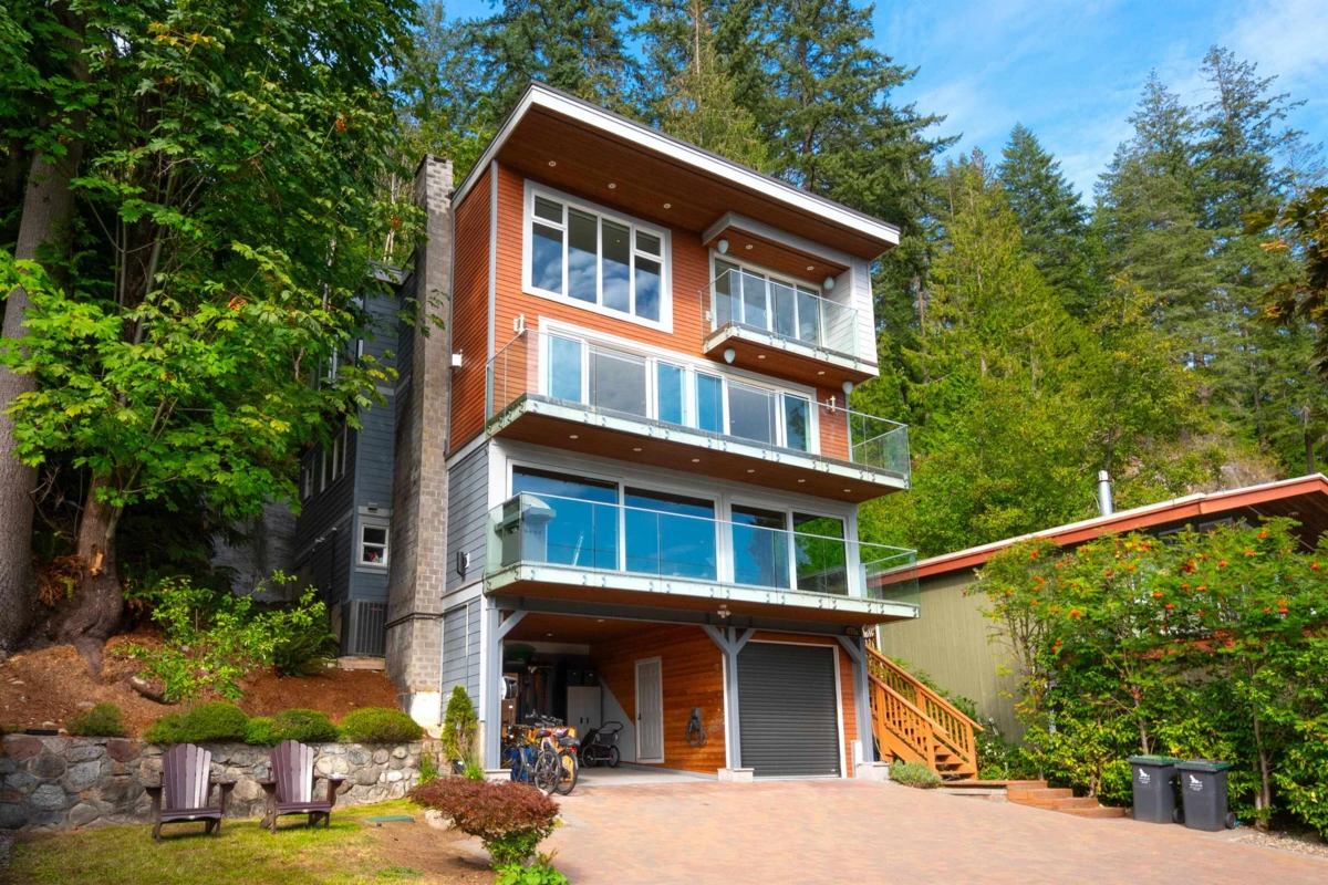 Exterior Rear Photo of 2867 Panorama Drive, North Vancouver, BC
