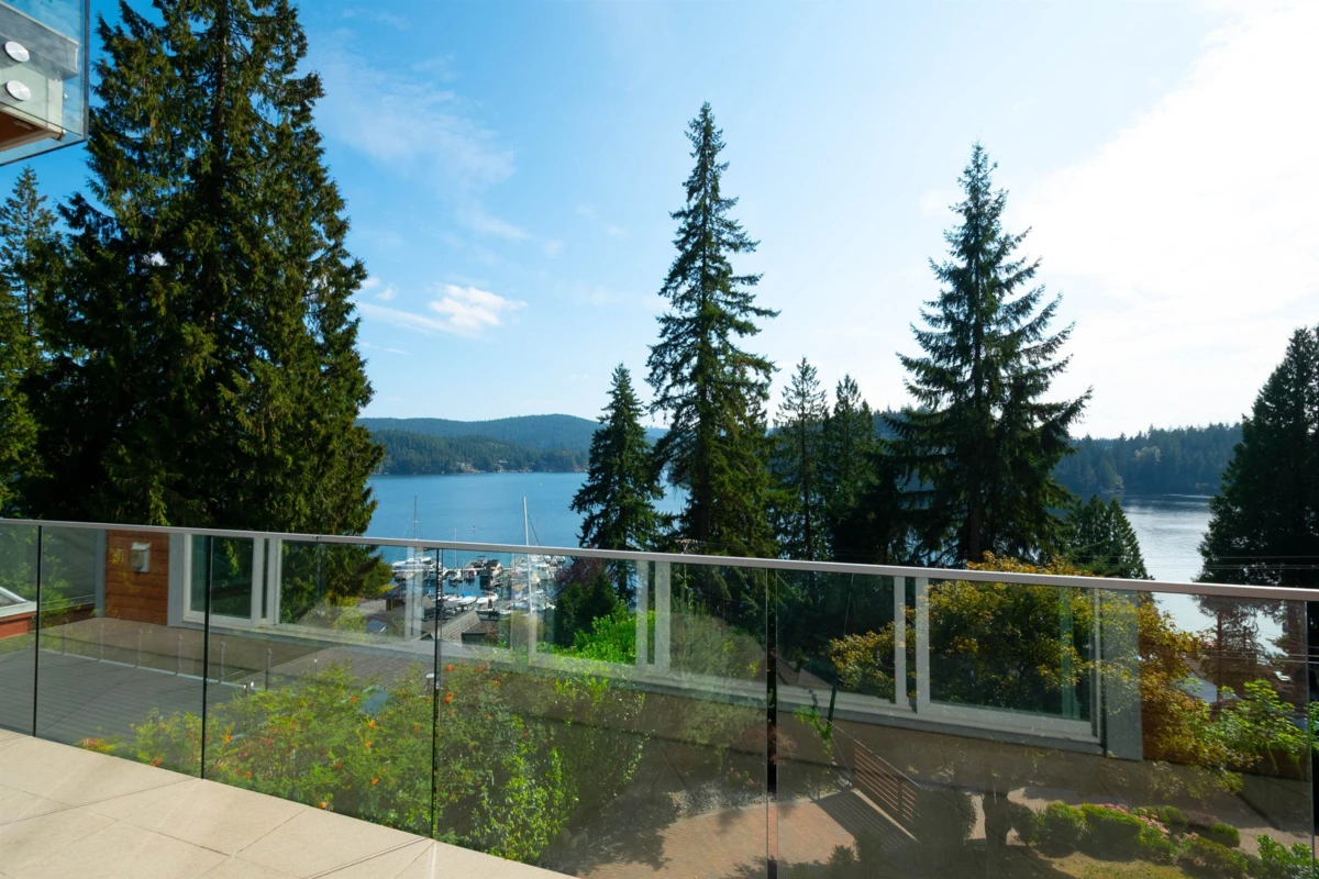Family Room Photo of 2867 Panorama Drive, North Vancouver, BC