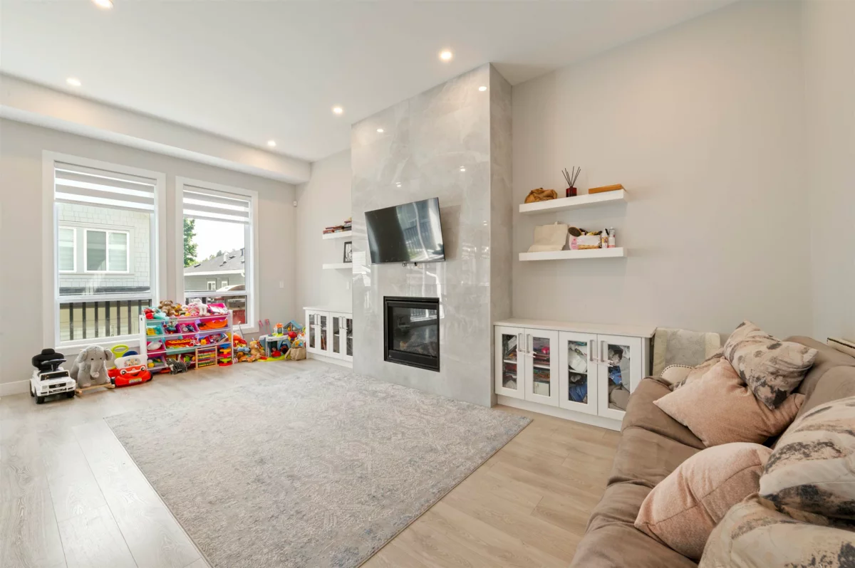 Family Room Photo of 36 4127 Old Clayburn Road, Abbotsford, BC