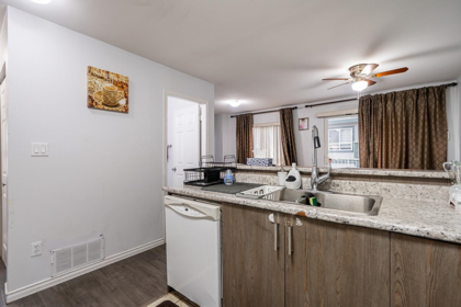 Primary Bathroom Photo of 35 12730 66 Avenue, Surrey, BC