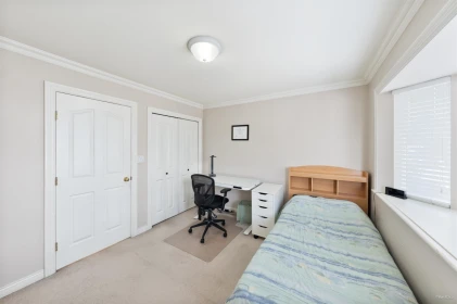 Hallway Photo of 1437 E 58th Avenue, Vancouver, BC