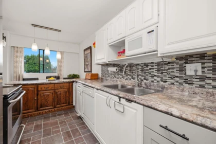 Kitchen Island Photo of 841 Old Lillooet Road, North Vancouver, BC