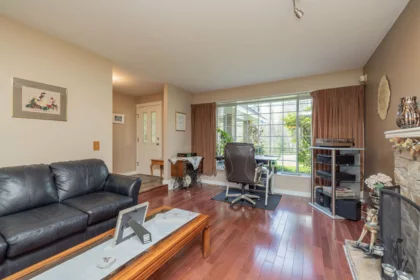 Kitchen Island Photo of 7838 160 Street, Surrey, BC