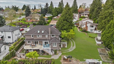 Community Amenities Photo (Clubhouse) of 5740 189a Street, Surrey, BC