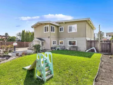 Hot Tub / Spa Photo of 1975 Routley Avenue, Port Coquitlam, BC