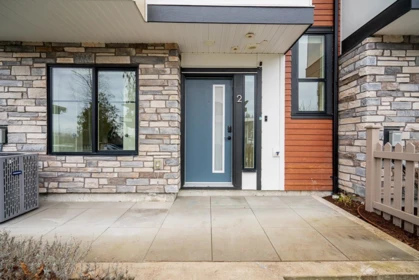 Entry Foyer Photo of 2 7670 207 Street, Langley, BC